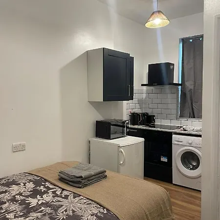 Wonderful Fully-Equipped Studio Near Central London 8 Exterior photo