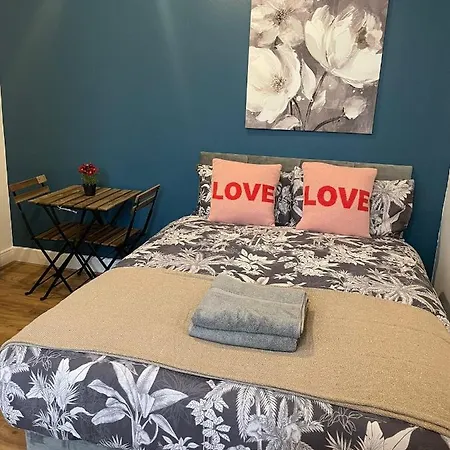 Wonderful Fully-Equipped Studio Near Central London 8 Exterior photo