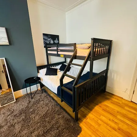 Wonderful Fully-Equipped Studio Near Central London 8 Room photo