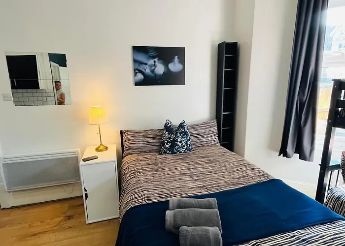 Wonderful Fully-Equipped Studio Near Central London 8