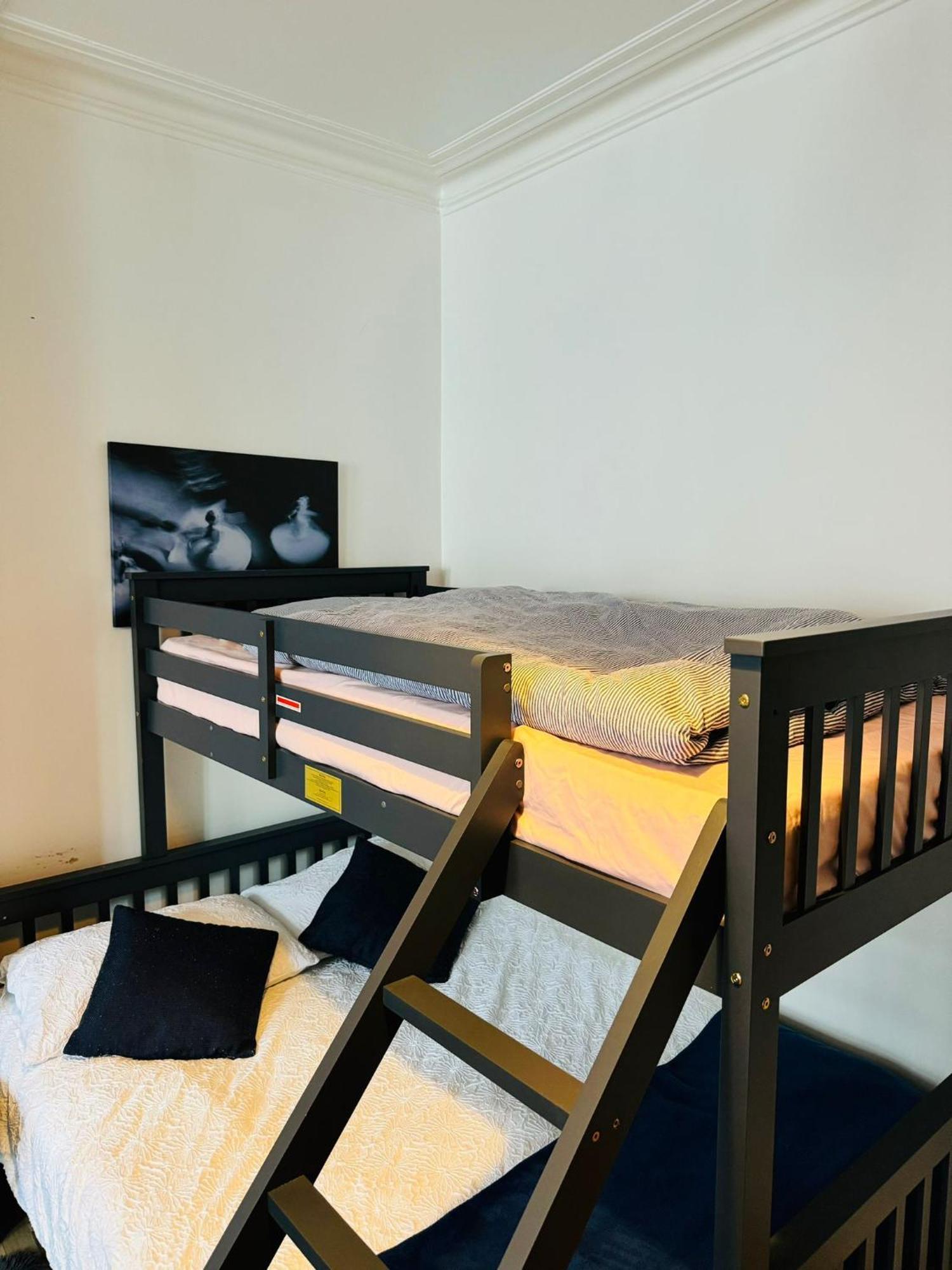 Wonderful Fully-equipped Near 8 Apartment